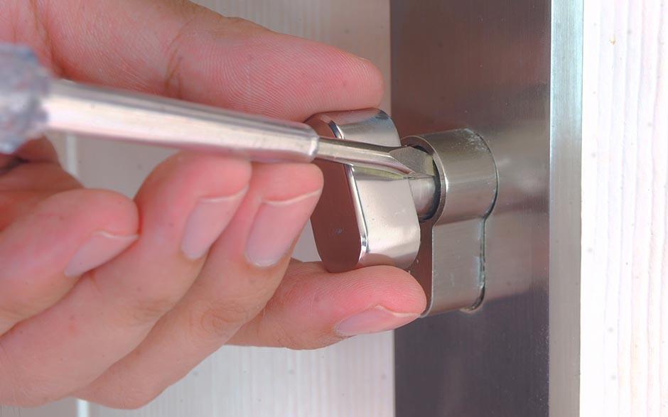 ouvrir une porte sans clé Suresnes